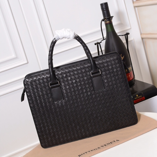 ボッテガヴェネタバッグ側面デザイン